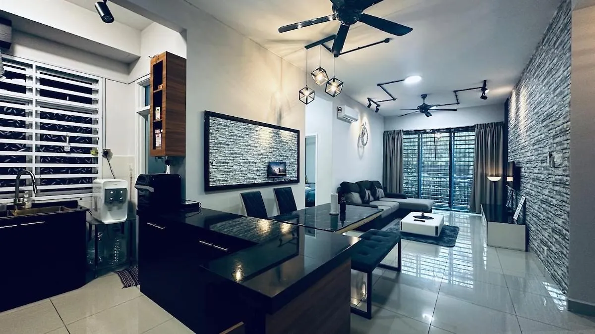 Johor Big & Cozy Home, Easy Parking, 2Rooms, Fast Wifi 조호르 바루 0*,